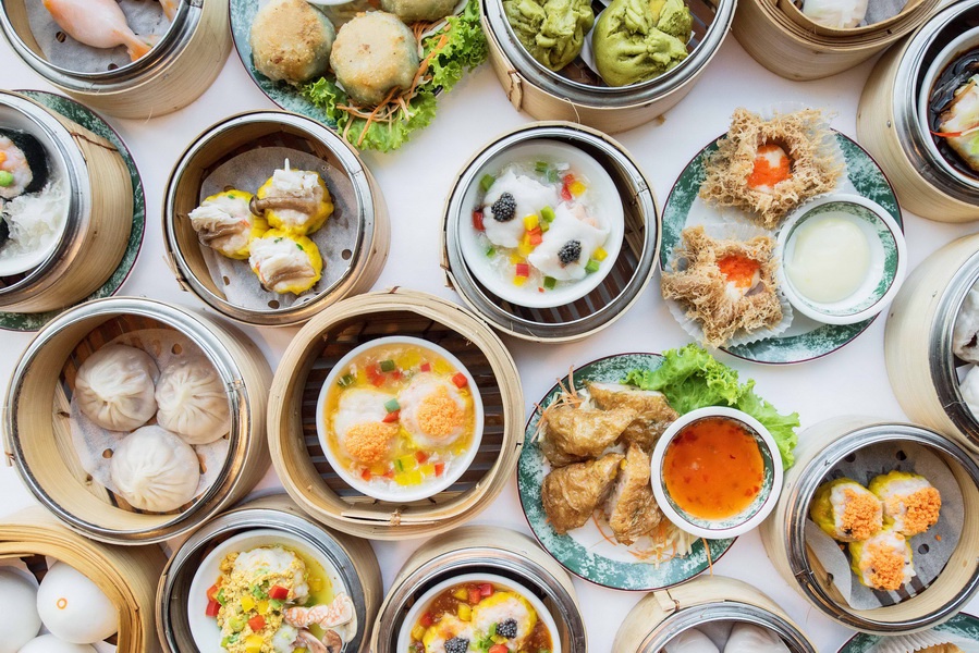 Enjoy All-you-Can-Eat a La Carte Dim Sum Lunch feast on a wide selection at Dynasty restaurant