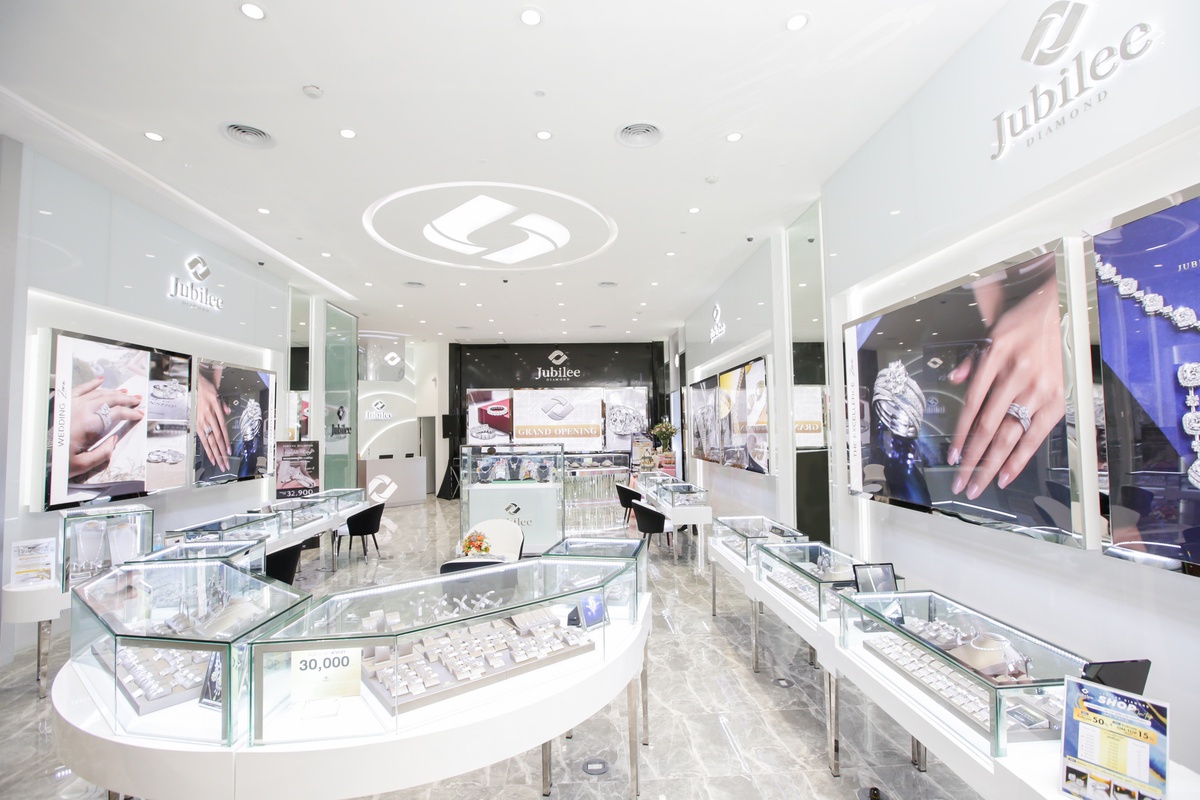 ส่องบรรยากาศสุดหรู! ยูบิลลี่ ไดมอนด์เผยโฉม Jubilee Diamond Boutique Store คอนเซ็ปต์ใหม่ ใจกลางศูนย์การค้าเซ็นทรัล พระราม 2 ชั้น 1