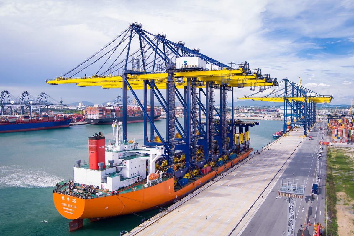 Hutchison Ports Thailand receives delivery of additional remote control cranes to increase productivity and further reduce its carbon