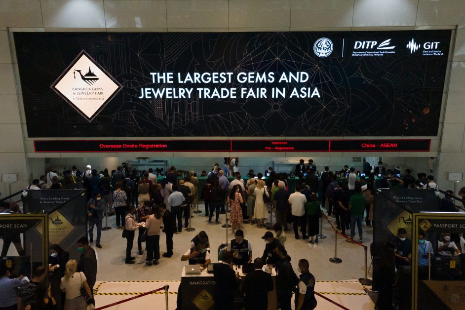 Bangkok Gems and Jewelry Fair ครั้งที่ 67 เปิดตัววันแรกสุดคึกคัก พร้อมจัดแสดงสินค้าตระการตา โดยผู้ประกอบการกว่า 2,000