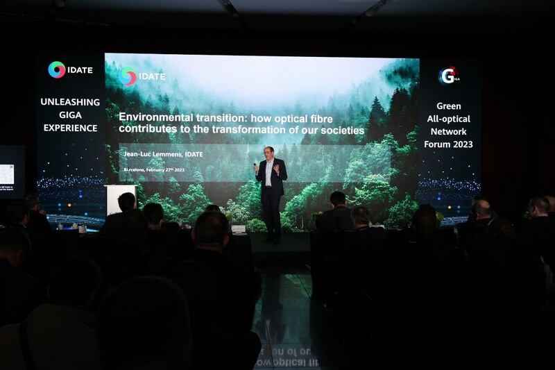 Huawei Defines Four Development Directions of Green All-Optical Networks, Unleashing Giga Experience and Striding to