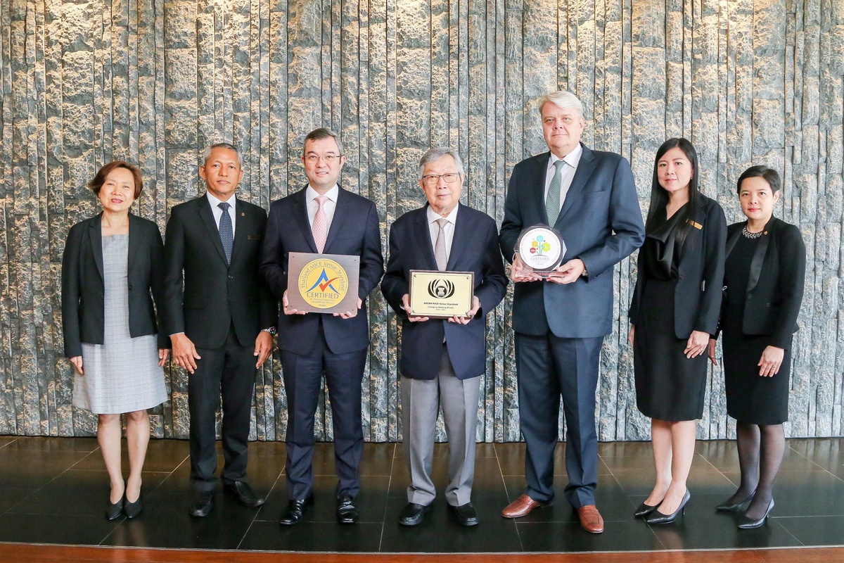 Centara Grand Bangkok Convention Centre at CentralWorld receives 3 categories of award from TCEB