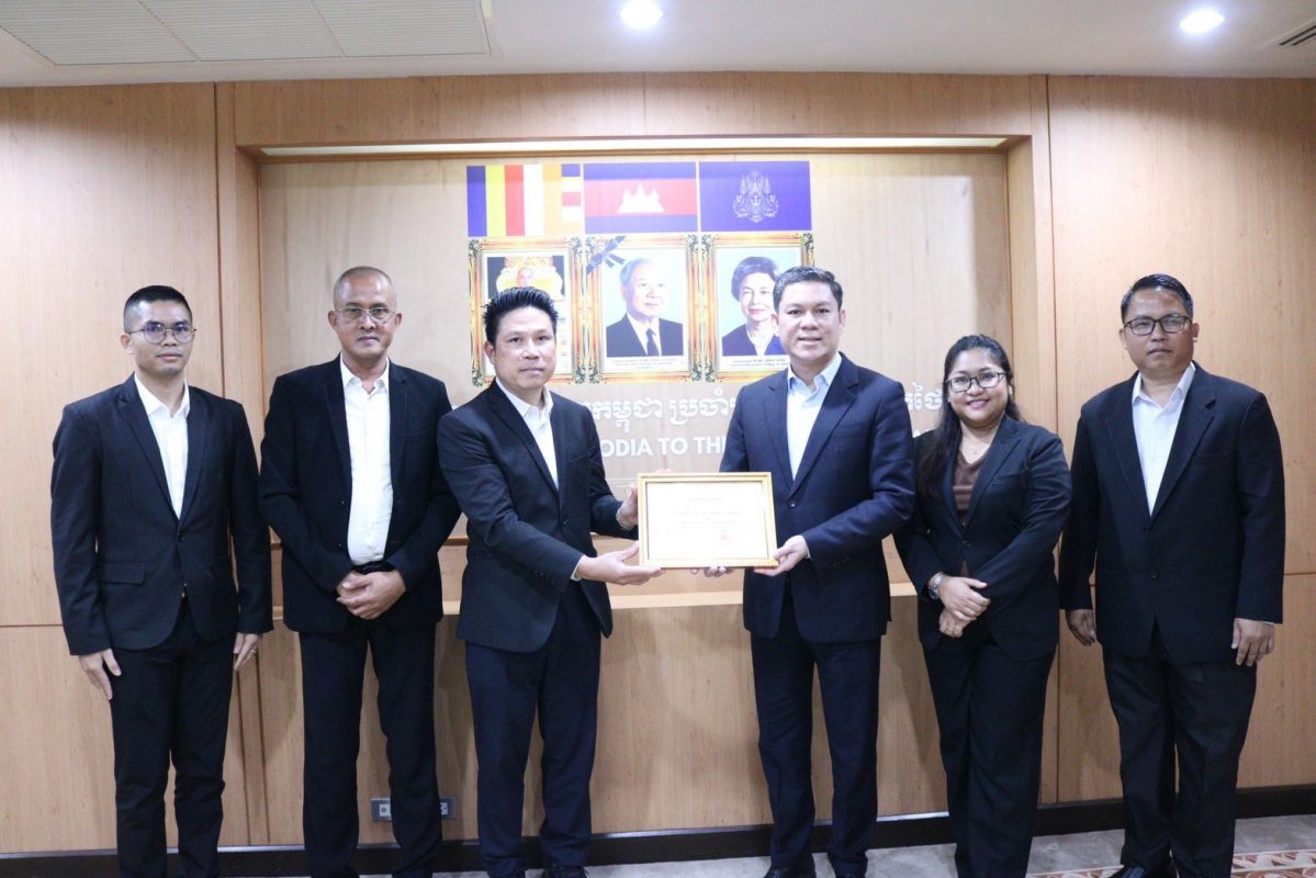 The Cambodian ambassador commends CP Foods' exceptional treatment of migrant employees.