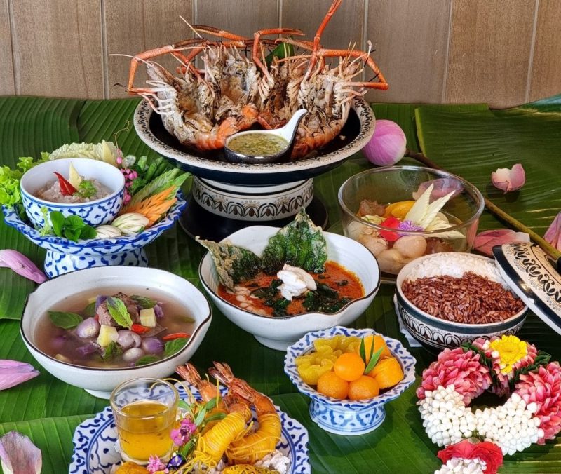 ร่วมสัมผัสเสน่ห์ของอาหารไทยในสมัยอยุธยา ที่ห้องอาหารสวนบัว เซ็นทาราแกรนด์ ลาดพร้าว