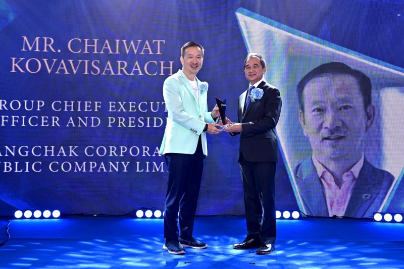 Bangchak Group CEO Honored as CEO of the Year 2023 in Greenovation Leadership
