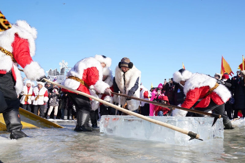 Xinhua Silk Road: เมืองฮาร์บินจัดเทศกาลขุดเจาะน้ำแข็ง เปิดฉากฤดูท่องเที่ยวหิมะและน้ำแข็ง