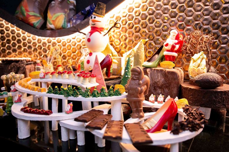 ซานต้าและซานตี้ชวนคุณมาอิ่มอร่อยไปกับช็อกโกแลตบุฟเฟ่ต์ ณ โรงแรมเซ็นทาราแกรนด์ฯ เซ็นทรัลเวิลด์