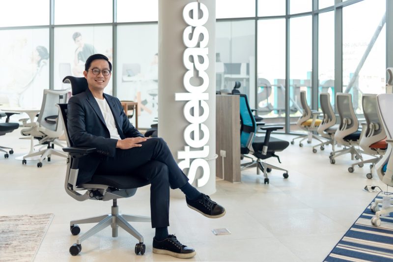 กิติพัฒก์ เนื่องจำนงค์ CEO คนเก่งจาก Modernform เตรียมฉลองพร้อมเผยโฉมเก้าอี้ทำงานแห่งศตวรรษที่ 21 รุ่นใหม่ Steelcase
