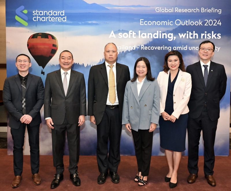 Standard Chartered Bank (Thai) organised its signature Global Research Briefing - Thailand, Recovering amid