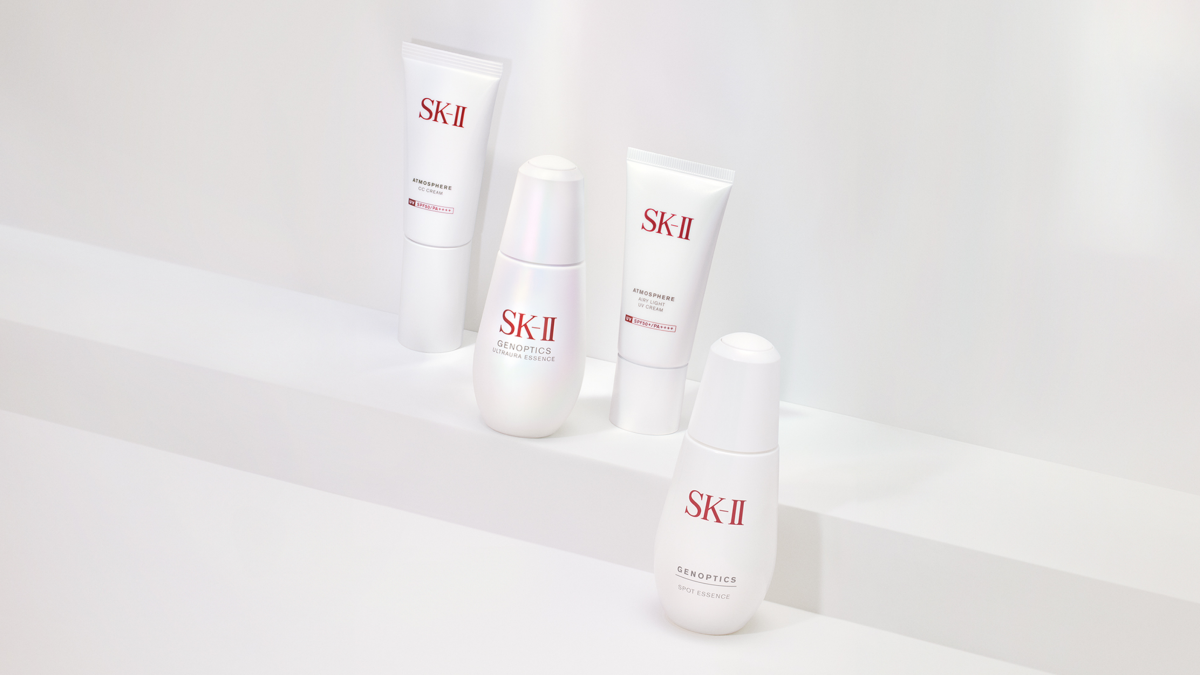 ACHIEVE YOUR ULTRA AURA FROM WITHIN WITH SK-II'S SIGNATURE BRIGHTENING SERIES