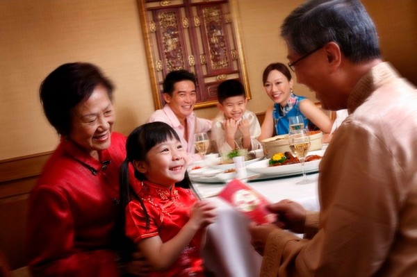 เสริมความเป็นสิริมงคลต้อนรับปีหนูทองร่วมฉลองเทศกาลฉลองตรุษจีน ที่ห้องอาหารซัมเมอร์ พาเลซ ณ โรงแรมอินเตอร์คอนติเนนตัล