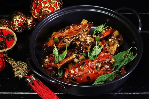 อิ่มอร่อยรับปีใหม่กับเมนูอาหารจีนจาก กุ้งมังกรภูเก็ต กุ้งลายเสือ ปูทะเล ณ แฟลร์ โรงแรมฮิลตัน พัทยา
