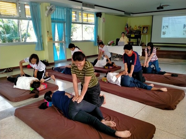 ภาพข่าว: สนพ.กำแพงเพชร เปิดฝึกอบรมหลักสูตรการฝึกยกระดับฝีมือ สาขา เทคนิคการนวดไทย