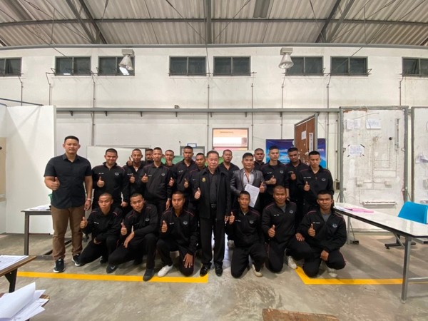 ภาพข่าว: สนพ.ลพบุรี เปิดฝึกหลักสูตรการฝึกอาชีพเสริม สาขาช่างเดินสายไฟฟ้าภายในอาคาร รุ่นที่ 1/2563