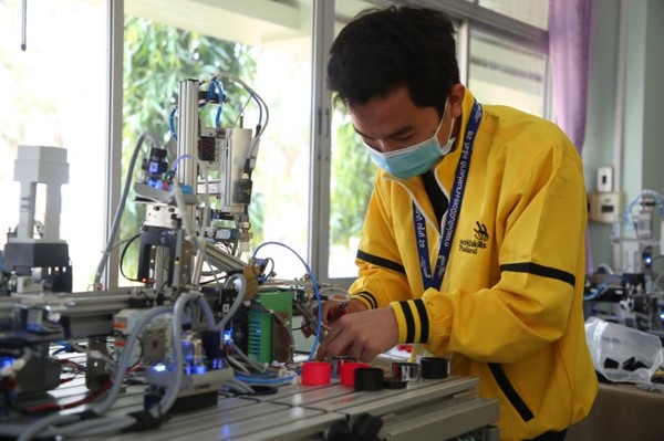 ก.แรงงาน จัดเวทีประลองทักษะที่สุพรรณบุรี วัดฝีมือเยาวชนด้านเมคคาทรอนิกส์และหุ่นยนต์