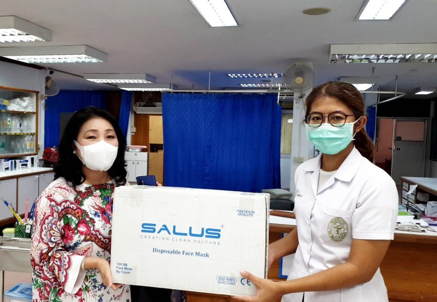 ภาพข่าว: มูลนิธิเฮอริเทจประเทศไทย ส่งความห่วงใยมอบหน้ากากอนามัย ให้บุคลากรทางการแพทย์ ร.พ.อู่ทอง จ.สุพรรณบุรี