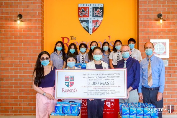 Photo Release: Regents International School Bangkok donates 5,000 masks to the King Chulalongkorn Memorial and Ramathibodi