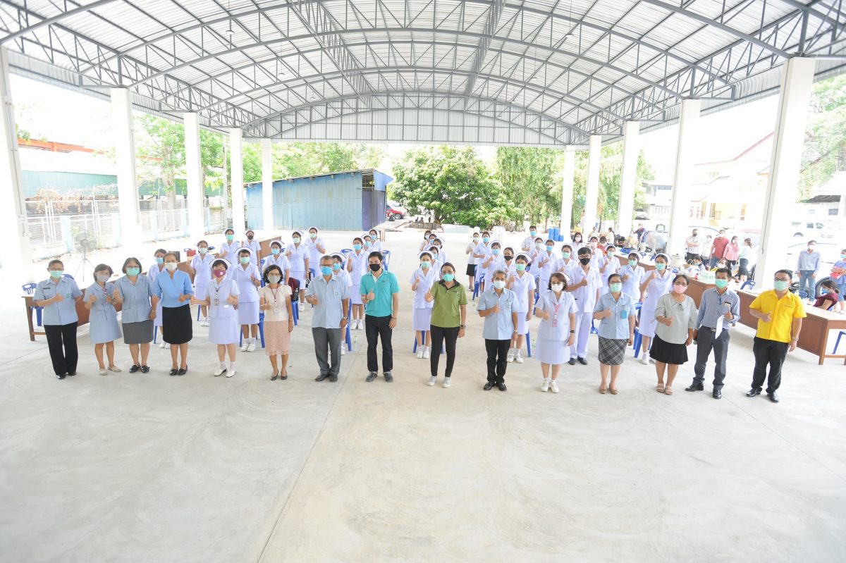 สมาคมเพื่อนชุมชน เสริมทัพนางฟ้าชุดขาว ป้อนโรงพยาบาลใน จ.ระยอง สู้โควิด-19