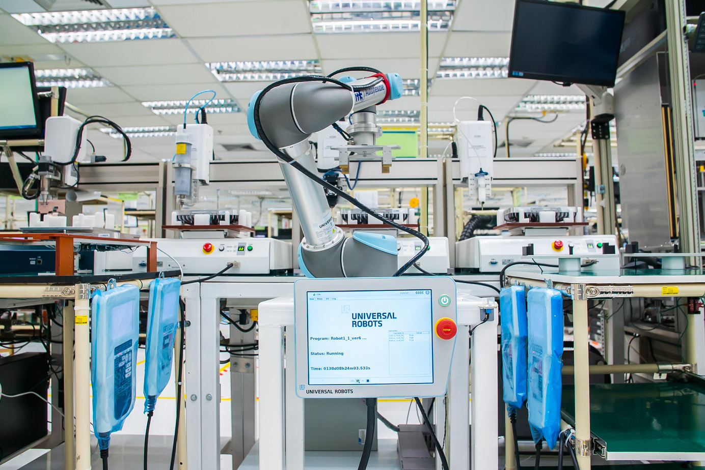 ยูนิเวอร์ซัล โรบอท ผู้สร้างนวตกรรมหุ่นยนต์โคบอทชั้นนำของโลก เพิ่มประสิทธิภาพให้เบนซ์มาร์ค อิเลคทรอนิคส์ ในประเทศไทยถึง 25 เปอร์เซ็นต์