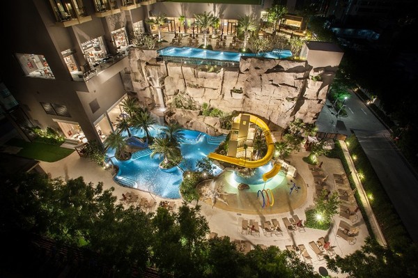 จองก่อน พักทีหลัง ในราคาสุดคุ้ม กับโปรโมชั่นบัตรกำนัลห้องพักลด 50% ณ โรงแรมโนโวเทล เมอร์เคียว และ ไอบิส เอราวัณ ประเทศไทย