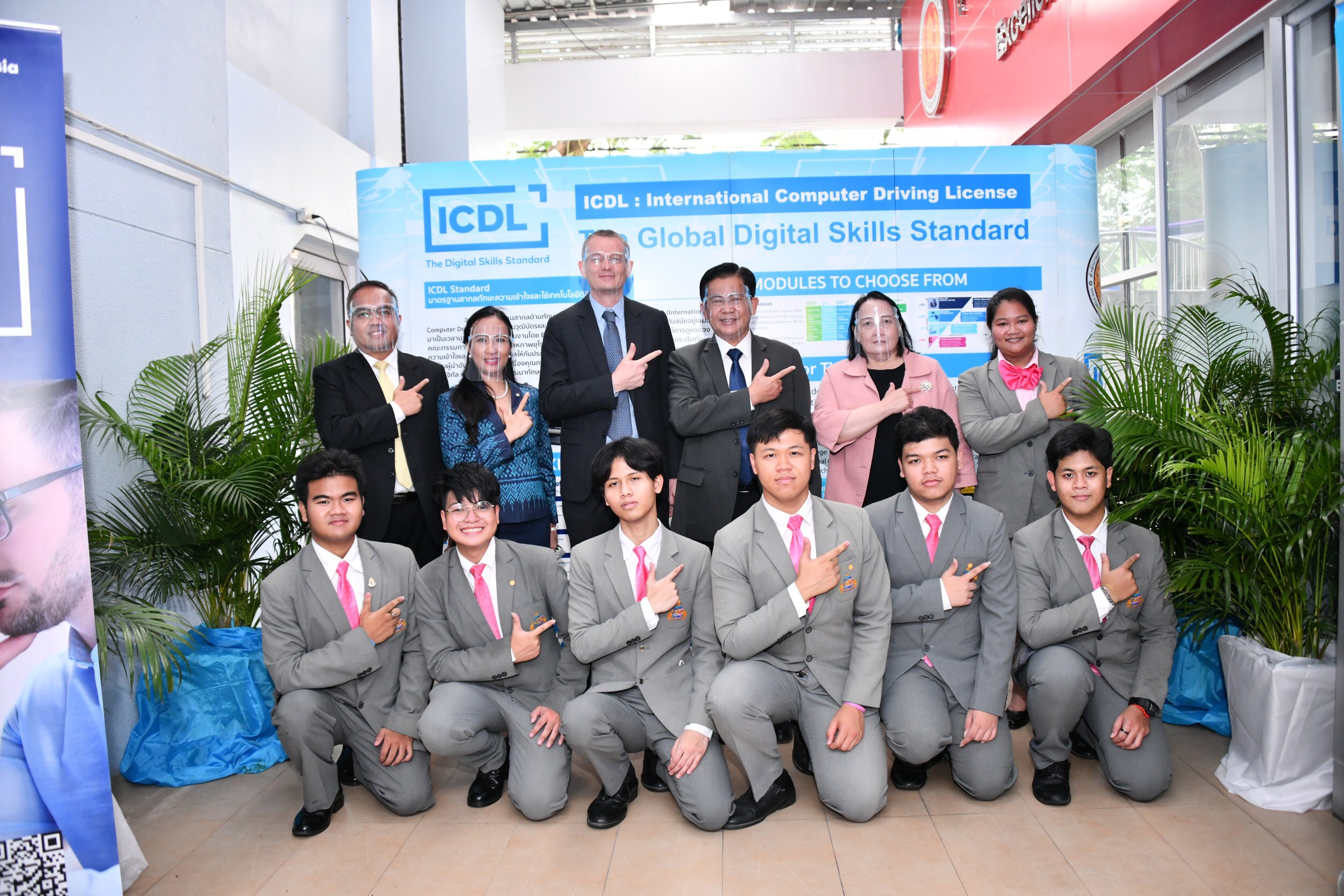 สอศ. จับมือ ICDL Thailand ยกระดับความรู้และทักษะการใช้เทคโนโลยีดิจิทัลต่อยอดเรียนรู้ และพร้อมทำงานในวิถีชีวิตใหม่ (new Normal)