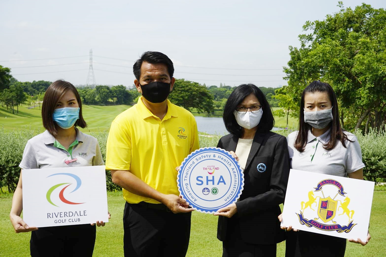 ภาพข่าว: สนามกอล์ฟริเวอร์เดล กอล์ฟ คลับ และ สนามกอล์ฟบางกอก กอล์ฟ คลับ ได้รับรองมาตรฐานด้านสุขอนามัย Amazing Thailand Safety Health