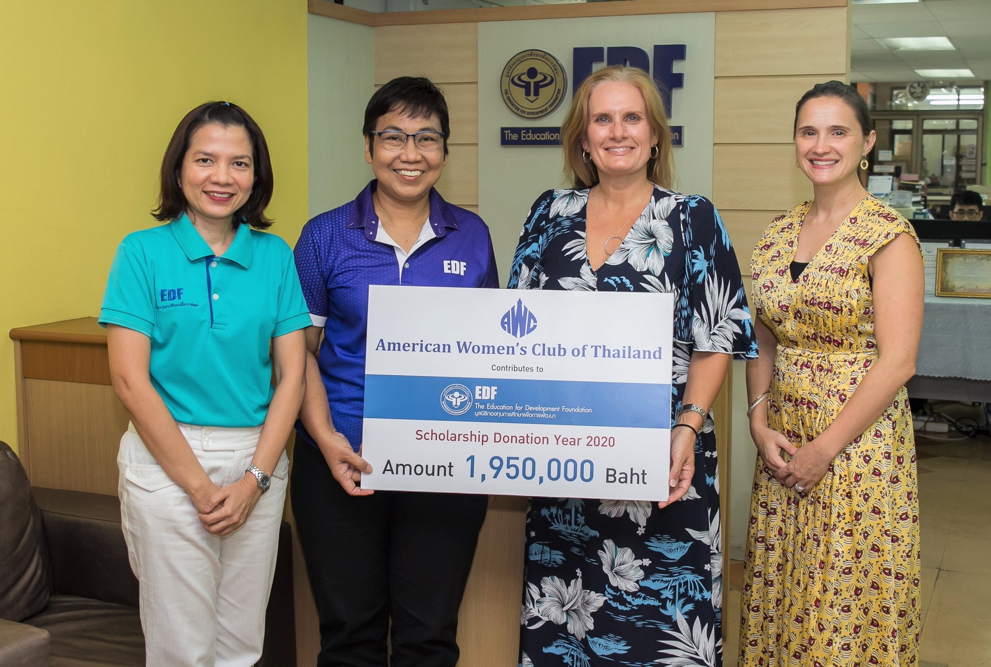American Womens Club of Thailand presents 1.95 million baht to EDF Foundation to support Thai needy female students education