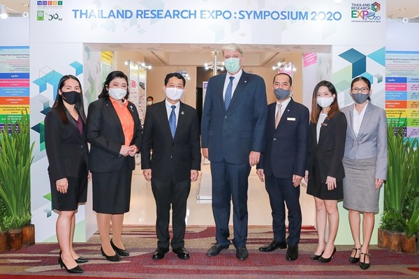 Photo Release: Centara Grand at CentralWorld welcomes Thailand Research Expo 2020