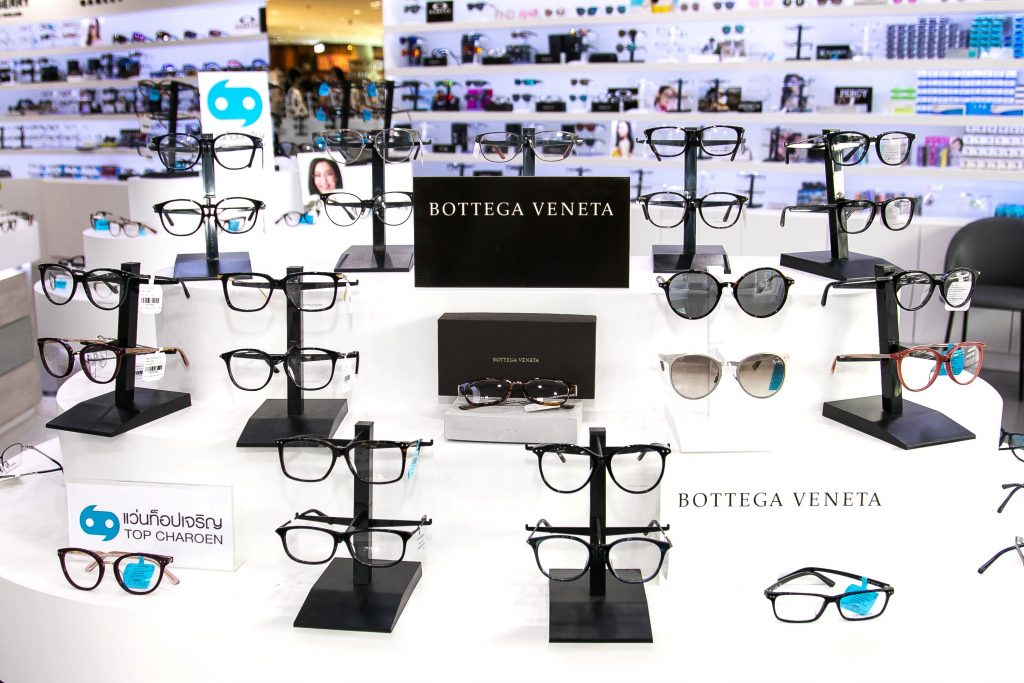 แว่นท็อปเจริญ พาเหรดแว่น Bottega Veneta ชวนแฟชั่นนิสต้าร่วมยลโฉมในราคาสุดพิเศษ