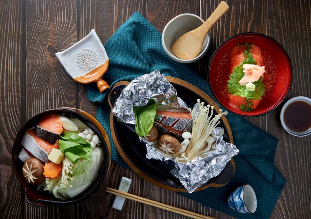 ลิ้มรสอาหารญี่ปุ่นประจำฤดูกาลที่ดีที่สุดโดยมาสเตอร์ไอรอนเชฟชื่อดังแบบ คิเซ็ตสึ โอะ อะจิวะอุ ณ ห้องอาหารฮากิ โรงแรมเซ็นทาราแกรนด์ ลาดพร้าว