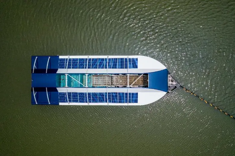 โคคา-โคล่า และ The Ocean Cleanup จับมือกรมทรัพยากรทางทะเลและชายฝั่ง ?จุฬาลงกรณ์มหาวิทยาลัย และอีโคมารีน จัดการแก้ปัญหามลพิษพลาสติกในแม่น้ำเจ้าพระยา?