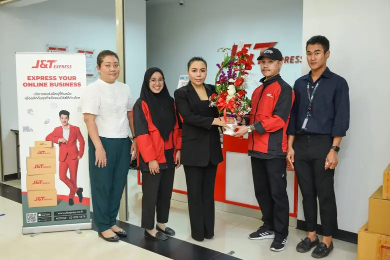 J&T Express เปิดสาขาใหม่ ศูนย์การค้า แพลทินัม