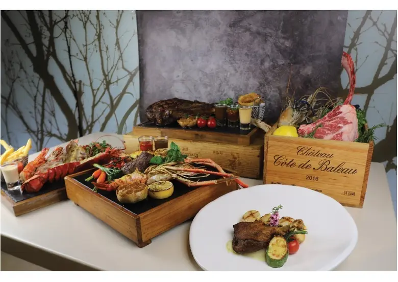 ซีฟู้ดก็ชอบ สเต๊กเนื้อก็ใช่ Surf &amp; Turf ณ ห้องอาหารบลูสกาย เซ็นทารา แกรนด์ ลาดพร้าว