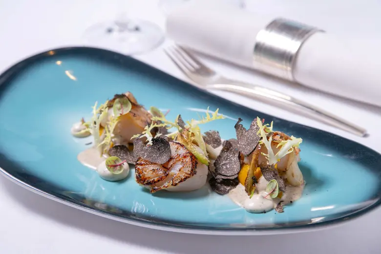 สุดยอดวัตถุดิบเลอค่าประจำฤดูกาล "เห็ดทรัฟเฟิลดำ" ณ ห้องอาหารเรดสกาย โรงแรมเซ็นทาราแกรนด์ฯ เซ็นทรัลเวิลด์