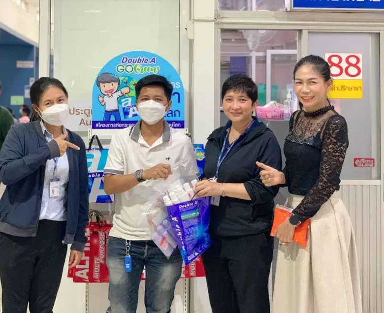 ดั๊บเบิ้ล เอ มอบถุงใส่ยารักษ์โลกให้โรงพยาบาล
