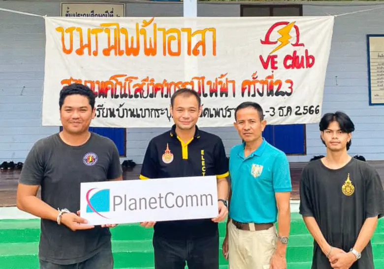 PLANET ร่วมสมทบทุน "ค่ายอาสา ซ่อมบำรุงโรงเรียน"