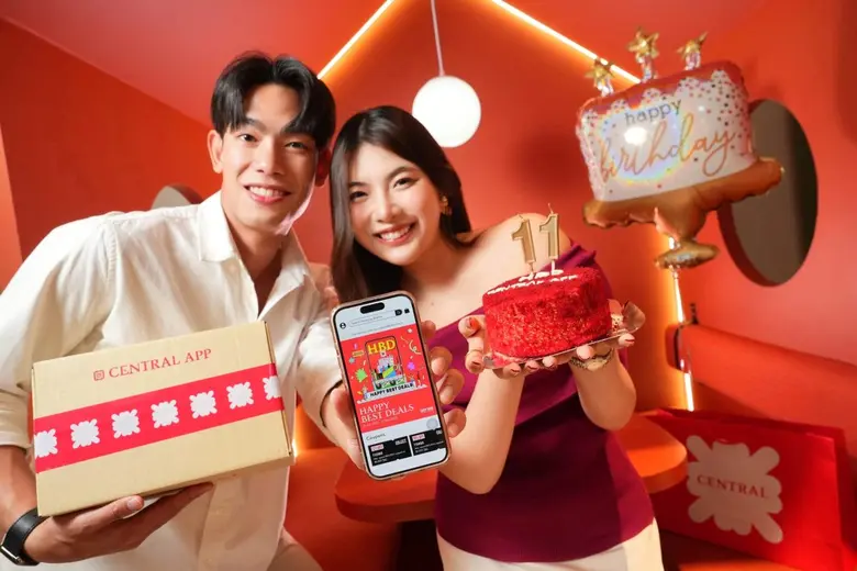 ห้างเซ็นทรัล จุดพลุฉลองวันเกิด H.B.D. "Central App" ที่ย่อมาจาก "HAPPY" - "BEST" - "DEALS"
