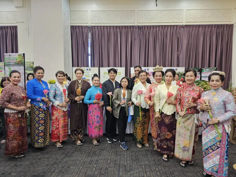 วว.ร่วมโชว์งานวิจัย/ผลสำเร็จจากความร่วมมือพัฒนาผลิตภัณฑ์ท้องถิ่น ภายใต้ แนวคิด "เสน่ห์บุปผา พฤกษาปักษ์ใต้" เนื่องในงานติดตามการขับเคลื่อนงานในพื้นที่จังหวัดภูเก็ต