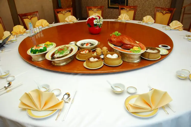 "Stir-fried Scallops with Snap Pea" at the Emerald Hotel