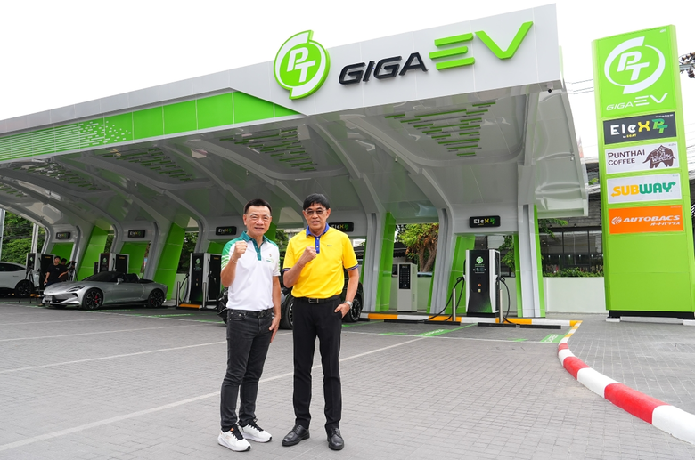 พีทีจี ทุ่มงบ 40 ลบ. เปิดตัว "PT GIGA EV" ผุดสถานีชาร์จรถไฟฟ้า 100% แห่งแรก เชื่อมโยงไลฟ์สไตล์แบบ One Stop Destination ตลอด 24 ชม.