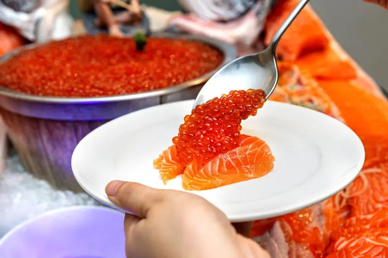 Bangkok Turns Pink Every Thursday at Ventisi Premium seafood, live cooking stations, and free-flow drinks with city views to match.
