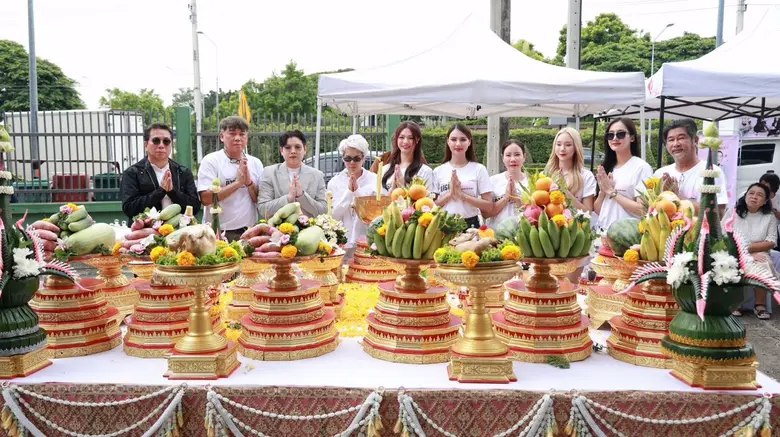 เคมีแรงเกินต้าน "พลอย-พั้นซ์-เทียน-คิตตี้" นำทีมบวงสรวง ซีรีส์ GL "Mission Love or Lies ภารกิจลวงรัก"