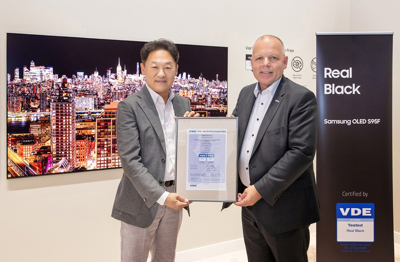 ซัมซุง OLED TV 2025 คว้าการรับรอง 'Real Black' จาก VDEตอกย้ำคุณภาพภาพระดับแถวหน้าของอุตสาหกรรมทีวี ด้วยเทคโนโลยี Glare-Free ของซัมซุง ช่วยคงความดำลึกของภาพ แม้ในสภาพแวดล้อมที่มีแสงสว่างสูง