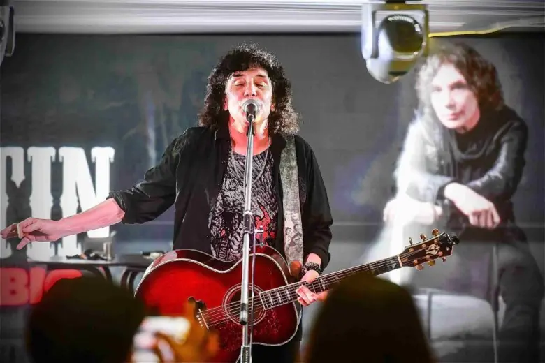 สมการรอคอย "The Ultimate Acoustic Experience: Eric Martin Live on the Chao Phraya"