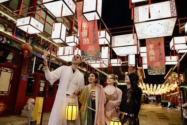 เมืองโบราณหยางหลิ่วชิงในเทียนจินชูเสน่ห์วัฒนธรรมจีน เพิ่มสีสันฉลองเทศกาล