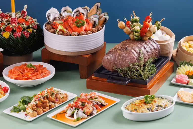 A family feast for Loy Kratong at Ginger