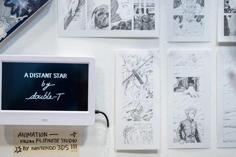 Bangkok Illustration Fair 2025 เริ่มแล้วอย่างยิ่งใหญ่ ศิลปินทั้งชาวไทยและนานาชาติ 222 รายร่วมจัดแสดงผลงาน พร้อมสร้างแรงบันดาลใจและการต่อยอดให้กับนักวาดไทยให้เติบโตในระดับนานาชาติ  23-26 ตุลาคม 2568 ณ centralwOrld PULSE ชั้น 7 ศูนย์การค้าเซ็นทรัลเวิลด์