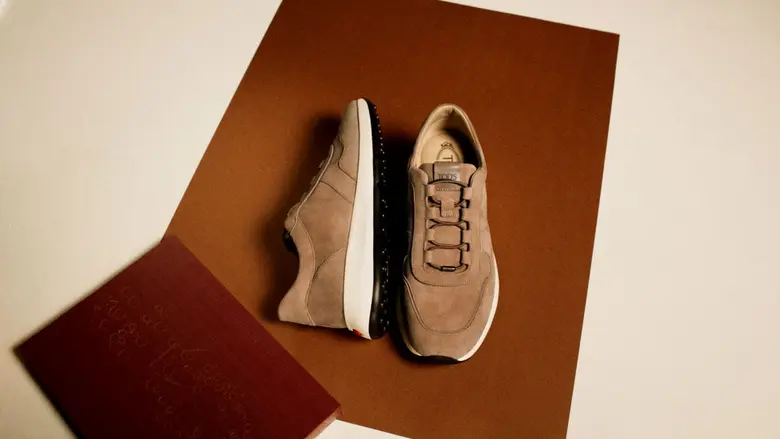 TOD'S นำเสนอรองเท้าสนีกเกอร์ RED DOT TOD'S นำเสนอรองเท้าสนีกเกอร์ RED DOT