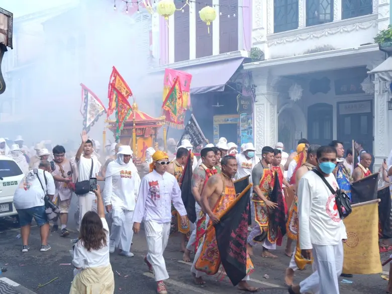 "จังซีลอน" ร่วมเป็นส่วนหนึ่งในพิธีแห่พระรอบเมืองเทศกาลถือศีลกินผักภูเก็ต ประจำปี 2568