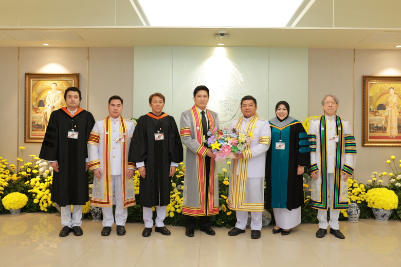 เครือ รพ.พญาไท-เปาโล แสดงความยินดีกับ คุณอัฐ ทองแตง ได้รับพระราชทานปริญญาดุษฎีบัณฑิตกิตติมศักดิ์